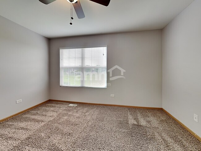 Building Photo - 1821 Eagle Dr