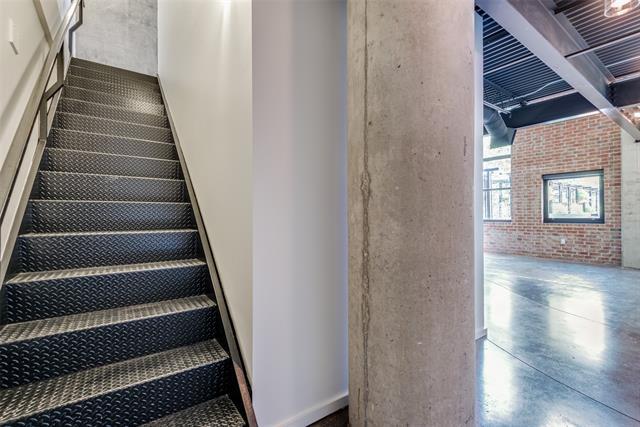 Building Photo - 3110 Thomas Ave