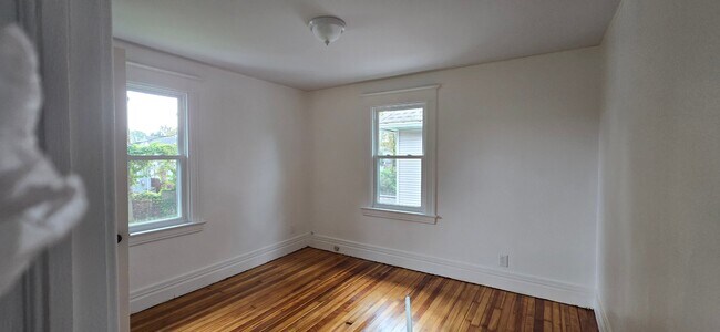 Building Photo - 55 Farbridge St