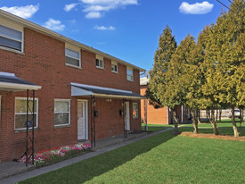 Building Photo - Yearling Green