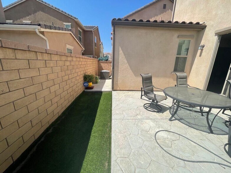 Building Photo - 3931 Merryvale Way