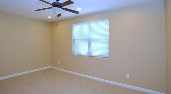 Building Photo - Stunning Executive Home (former model) in ...