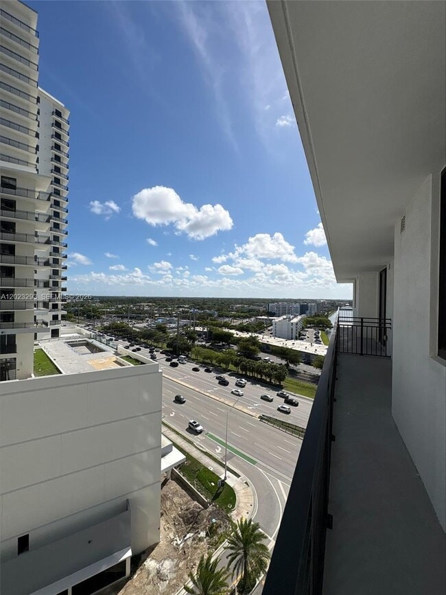 Building Photo - 16395 Biscayne Blvd