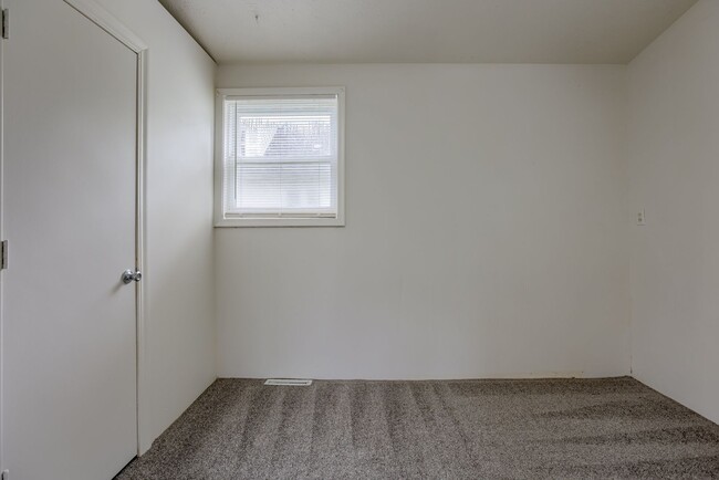 Building Photo - Cozy & Comfortable 2-Bedroom In Gretna!!