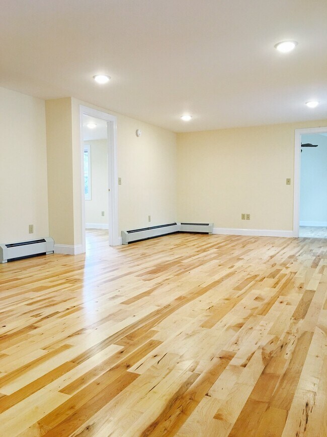 Building Photo - 158 North St