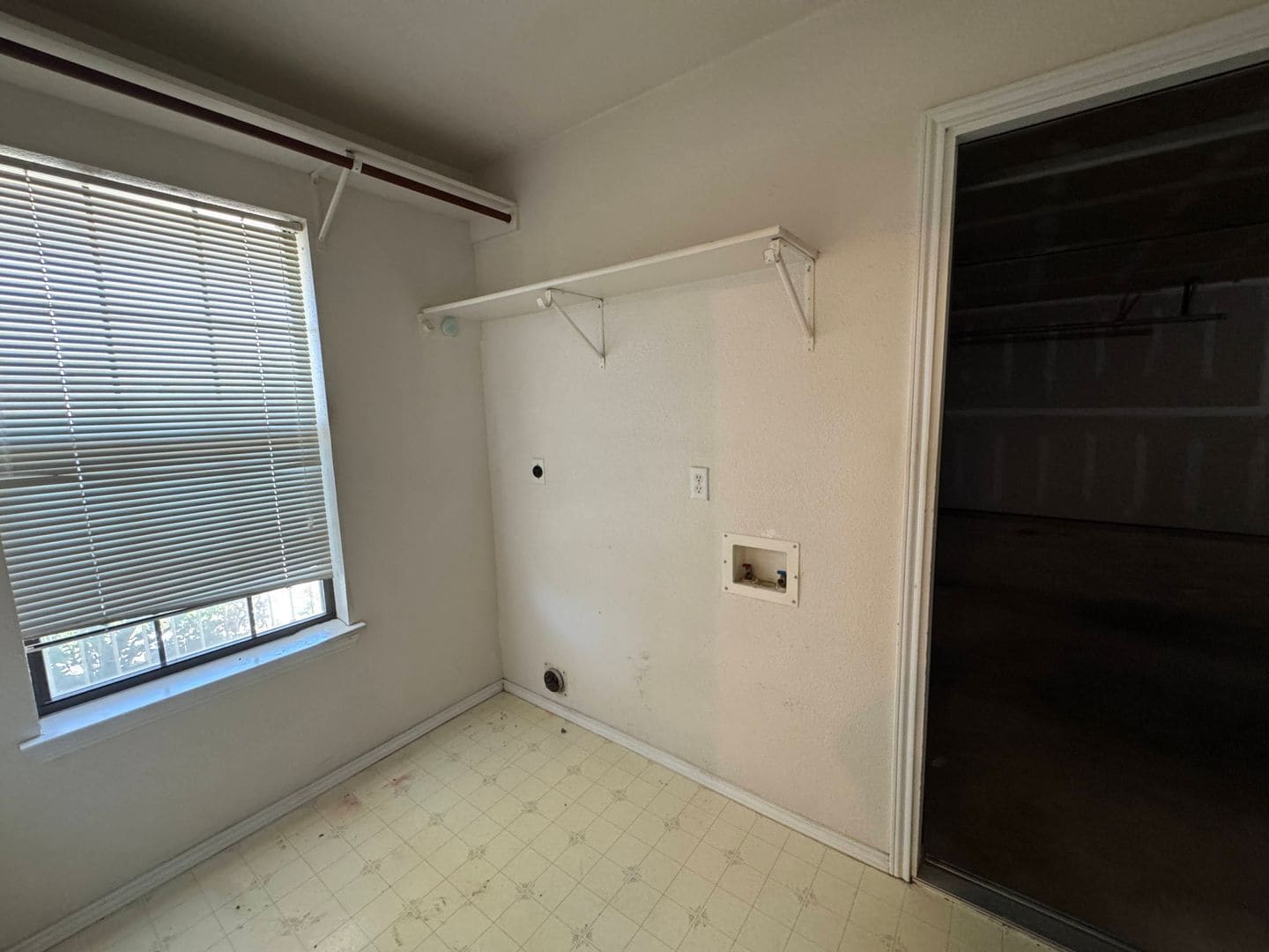Building Photo - 1204 Bristol Dr
