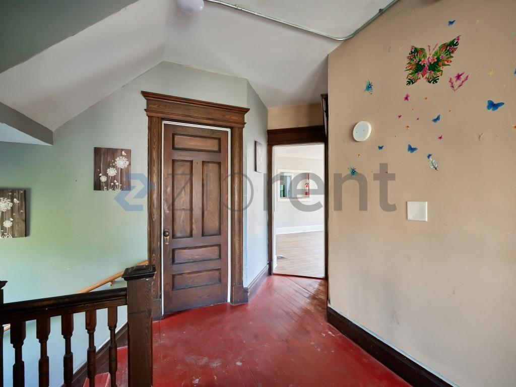 Building Photo - Unit 2