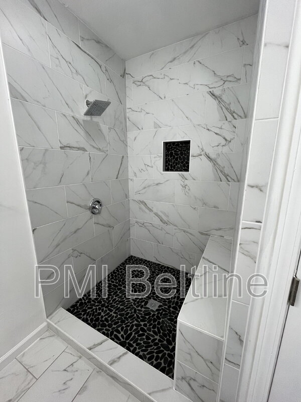 Building Photo - 1321 Bridges Ave SW