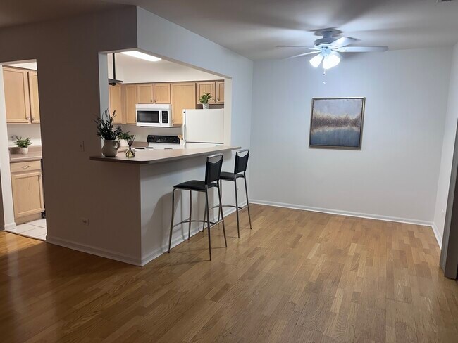 Building Photo - 234 W Ct of Shorewood