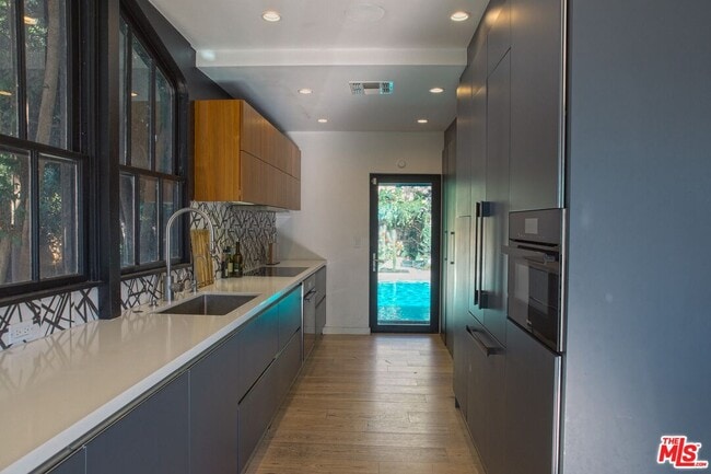 Building Photo - 8297 Presson Pl