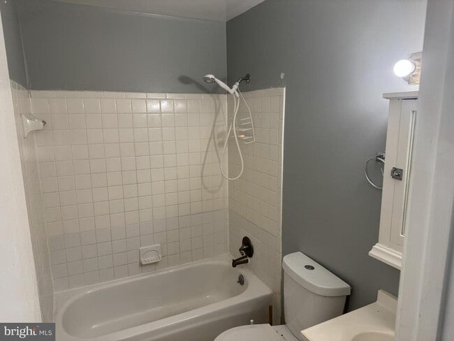 Building Photo - 540 Peacock Dr