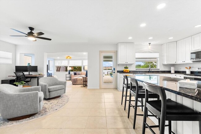 Building Photo - 8848 Sunlit Cove Dr NE