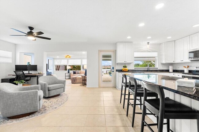 Building Photo - 8848 Sunlit Cove Dr NE