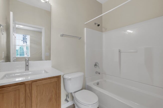 Building Photo - 3-Bedroom Townhome with Private Pool | Mas...