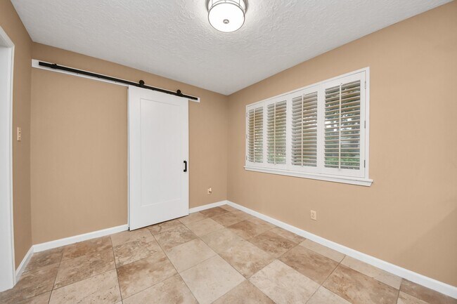 Building Photo - 15126 Trailside Dr