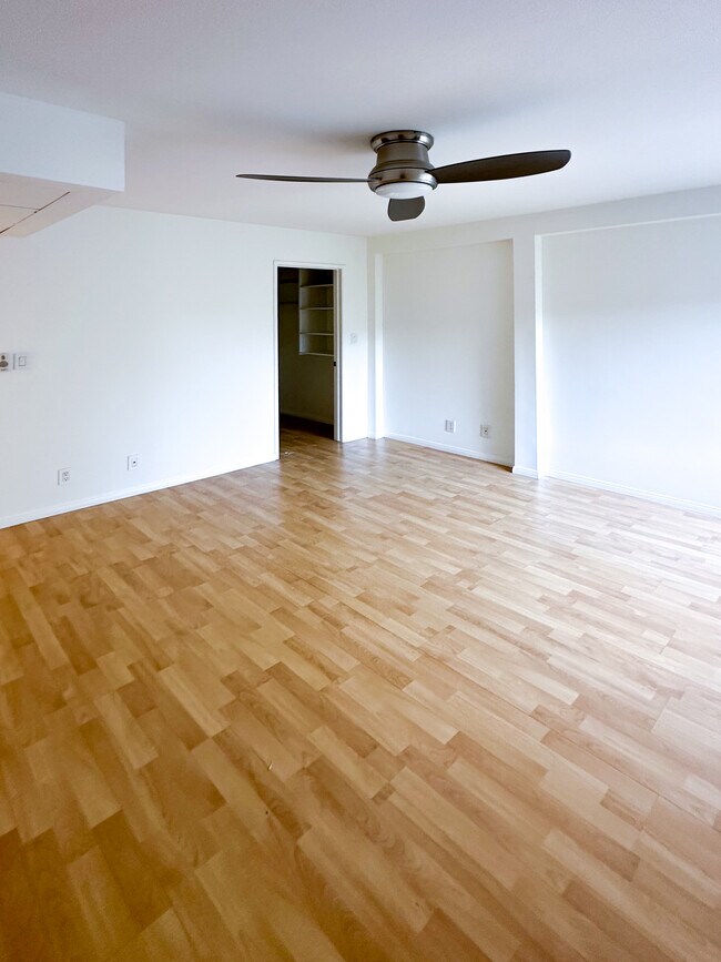 Building Photo - 3302 Summertime Ln