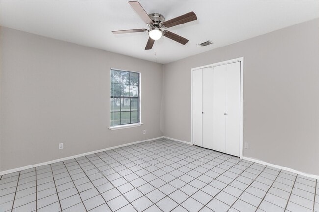 Building Photo - 927 W Formosa Blvd
