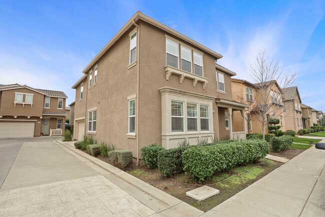 Building Photo - 3920 Purple Finch Ln