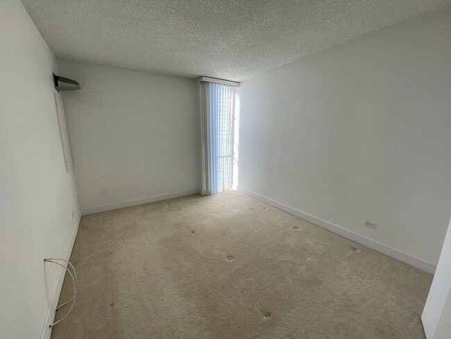 Building Photo - 340SHO