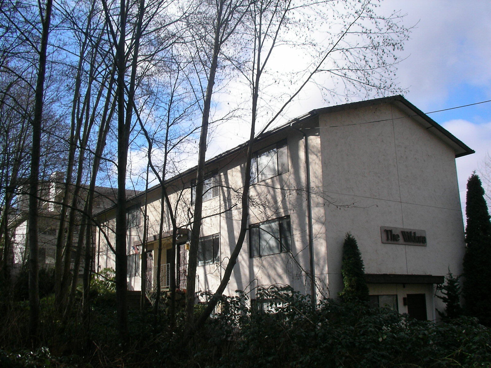 Building Photo - 545 NE 104th St