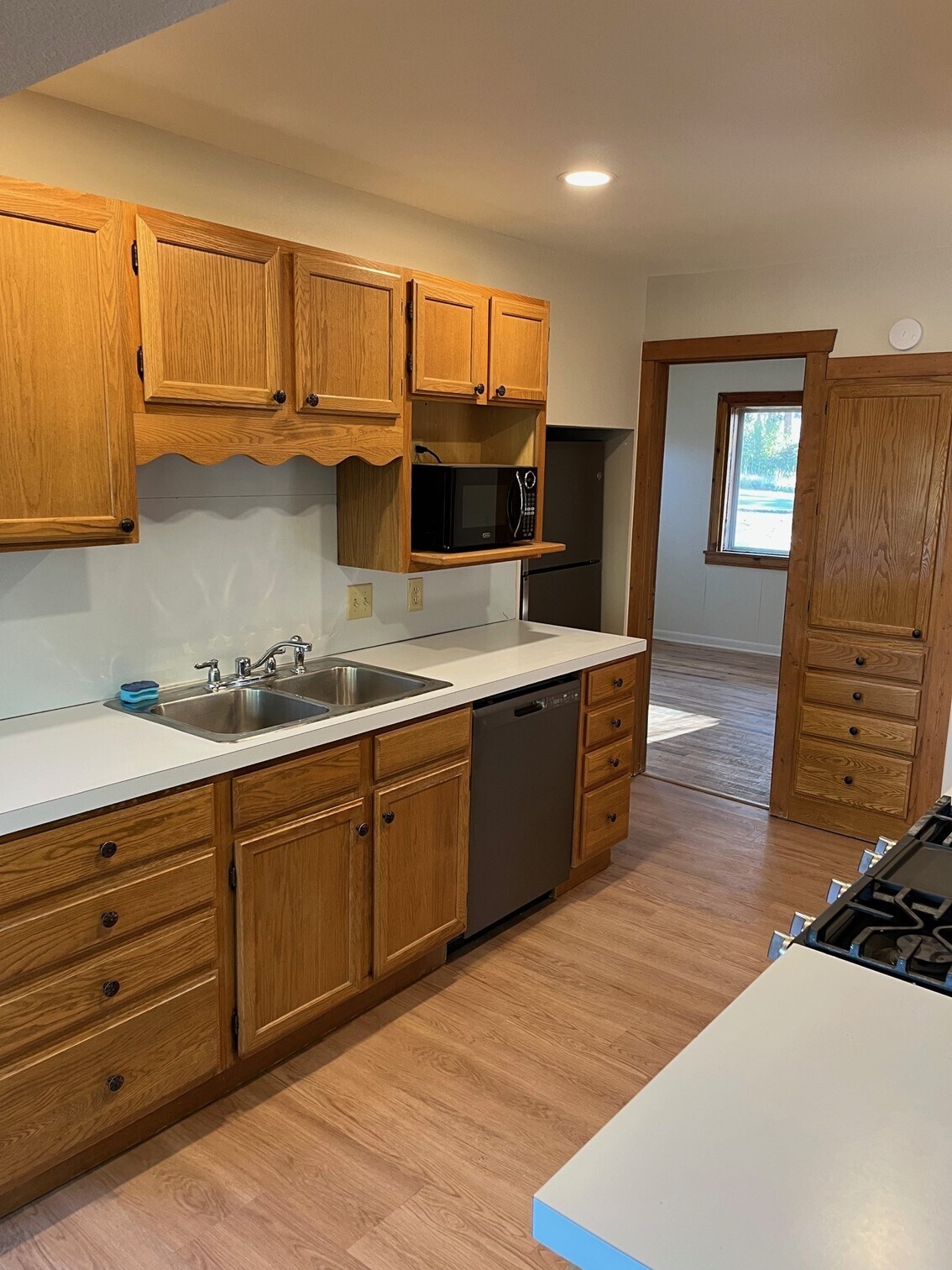 Kitchen - 604 Aspen Ave
