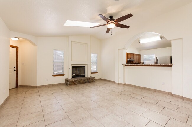 living - 2365 Saturn Cir