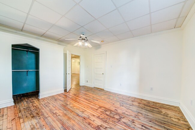 Building Photo - 2218 Arlington Ave