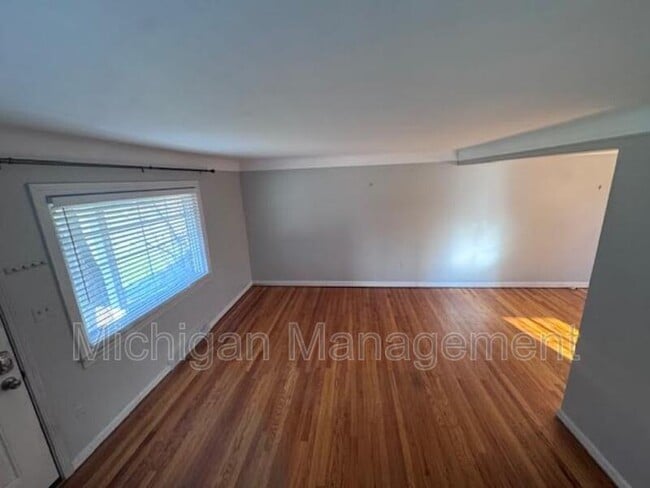 Building Photo - 2714 Glenview Ave