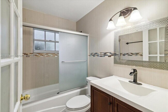 Building Photo - 17610 SW 4th Ct