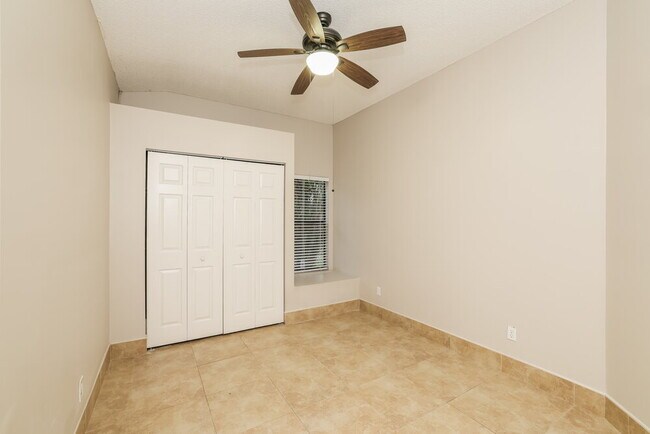 Building Photo - 108 Sherwood Dr