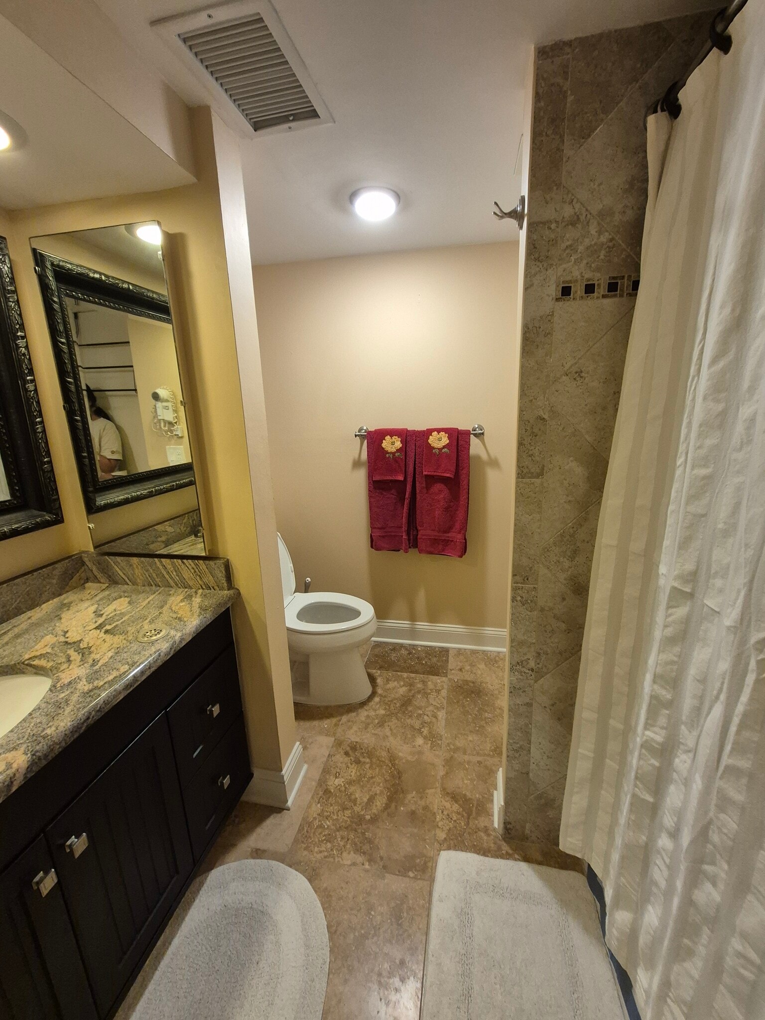 Main Bathroom - 830 S Gulfview Blvd