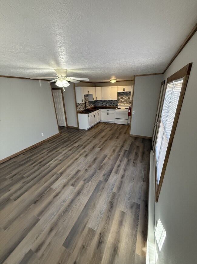 Building Photo - 25515 Nugget Dr