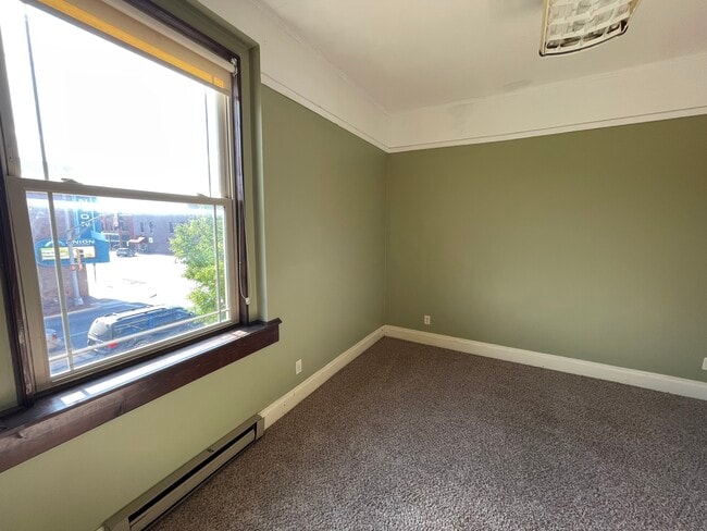 Building Photo - Sunflower Estate LLC