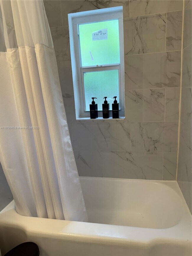 Building Photo - 27 NW 44th St