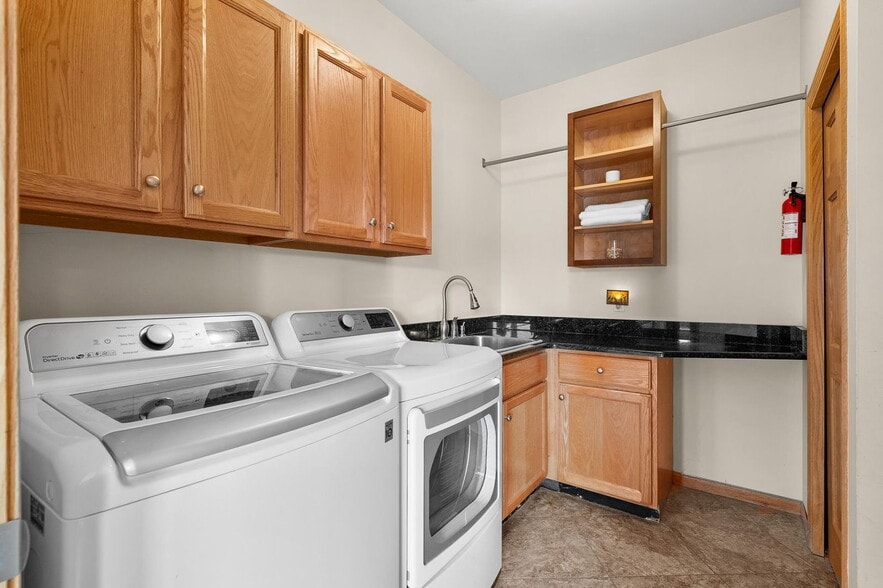 Building Photo - 22873 Cherry Hill Ct