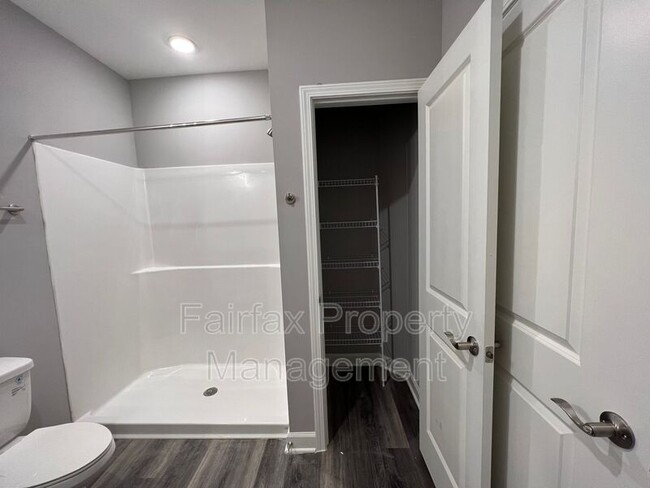 Building Photo - 518 Boone St