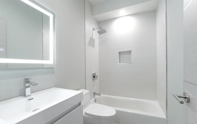 Building Photo - 1630 Cambridge St