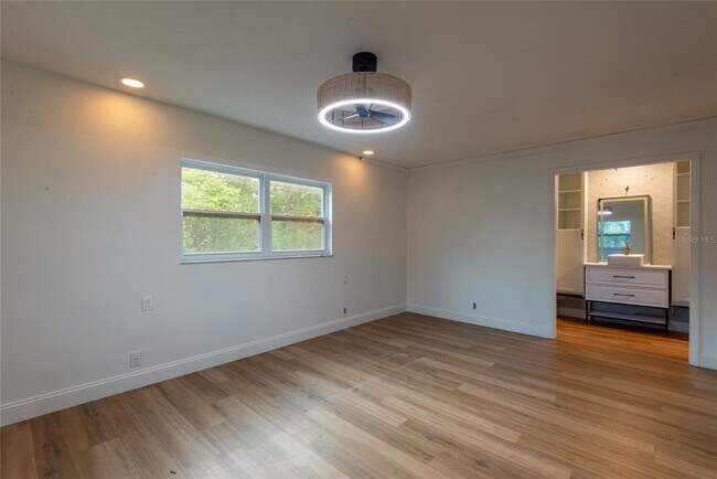 Building Photo - 518 Crestover Dr