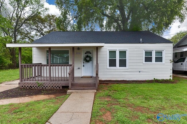 Primary Photo - 2215 Bell Ave NW