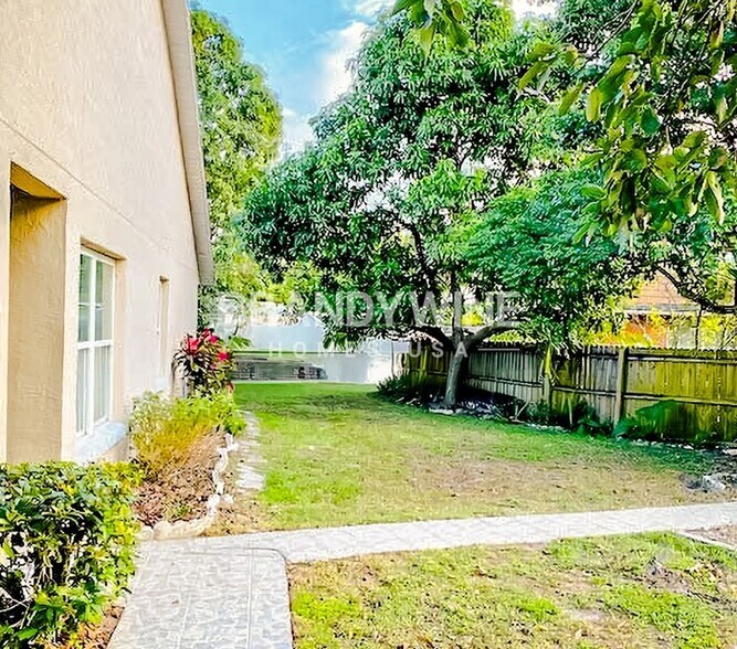 Building Photo - 4013 Caban Ct