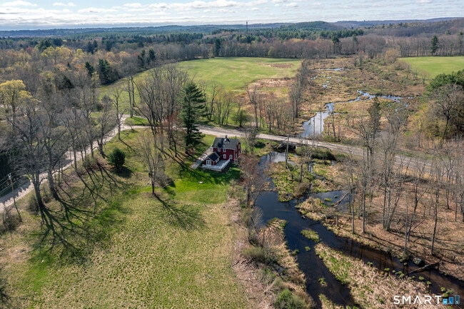 Building Photo - 62 Brush Hill Rd