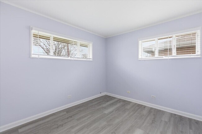 Building Photo - 5 Crescent Rd