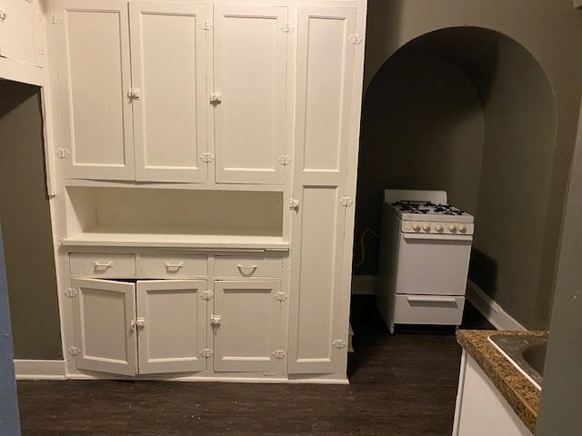 Building Photo - 1035 N. 23rd St. Apt. 13 - 1 Bedroom Upper