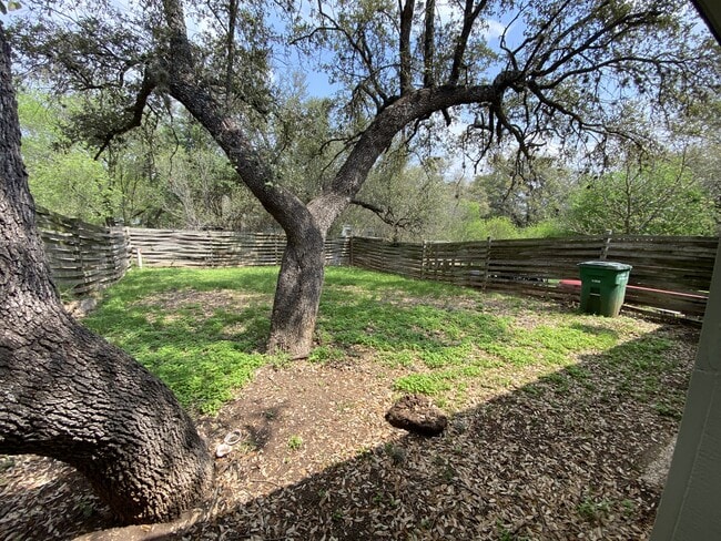 Building Photo - 8917 Hambledon Dr