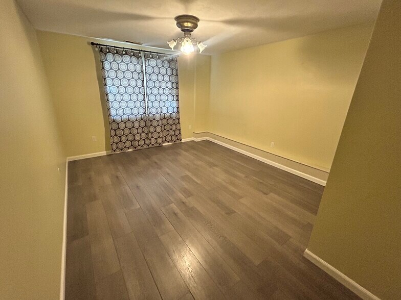 Building Photo - 11586 S Autumn Hill Dr