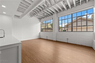 Building Photo - 2048 Fulton Rd