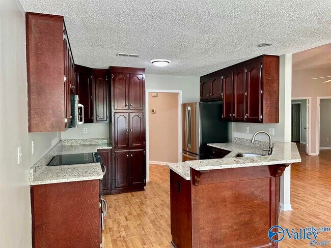Building Photo - 111 Tumbleweed Dr