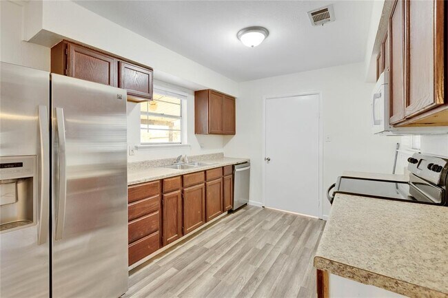 Building Photo - 1402 Citation Cir