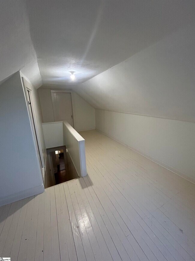 Building Photo - 9 W Mountainview Ave