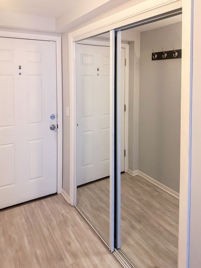 Building Photo - 4730 N Kenneth Ave